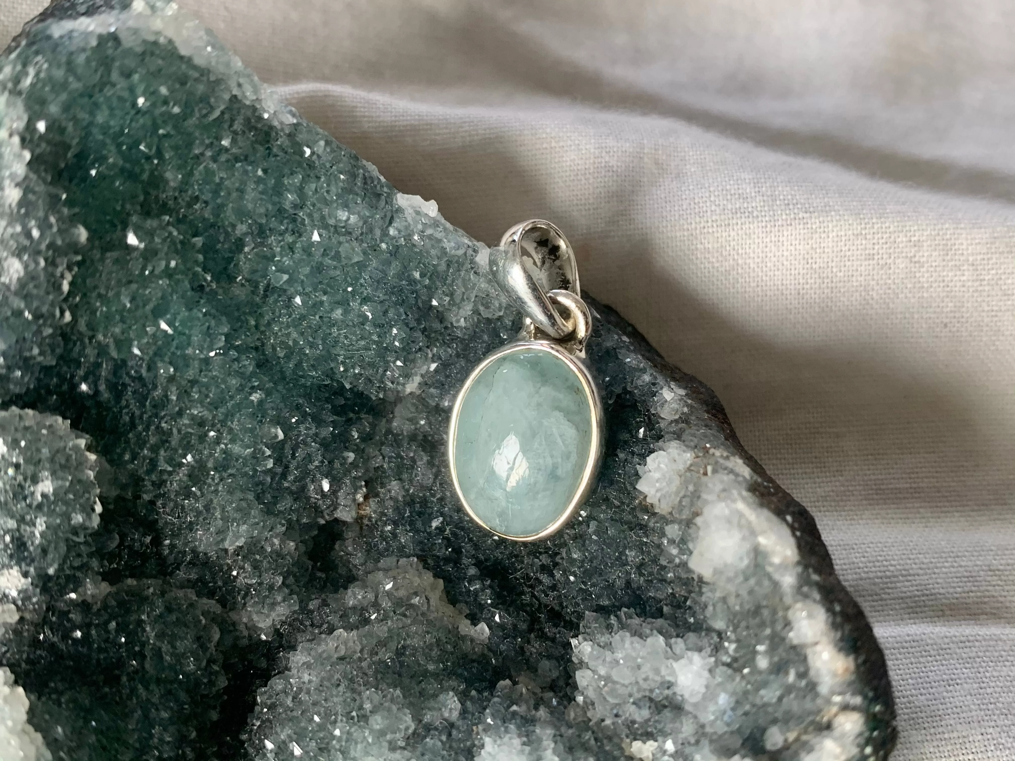 Aquamarine Akoni Pendant - XSmall Oval