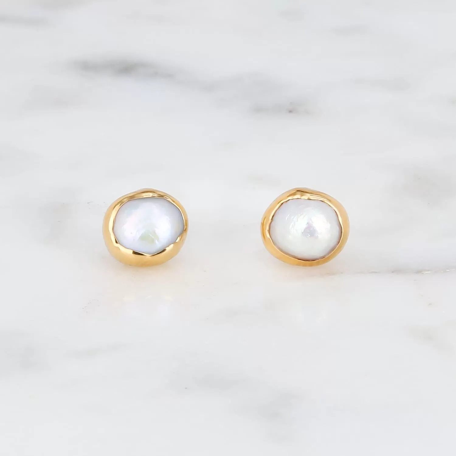 Dainty Raw Pearl Stud Earring