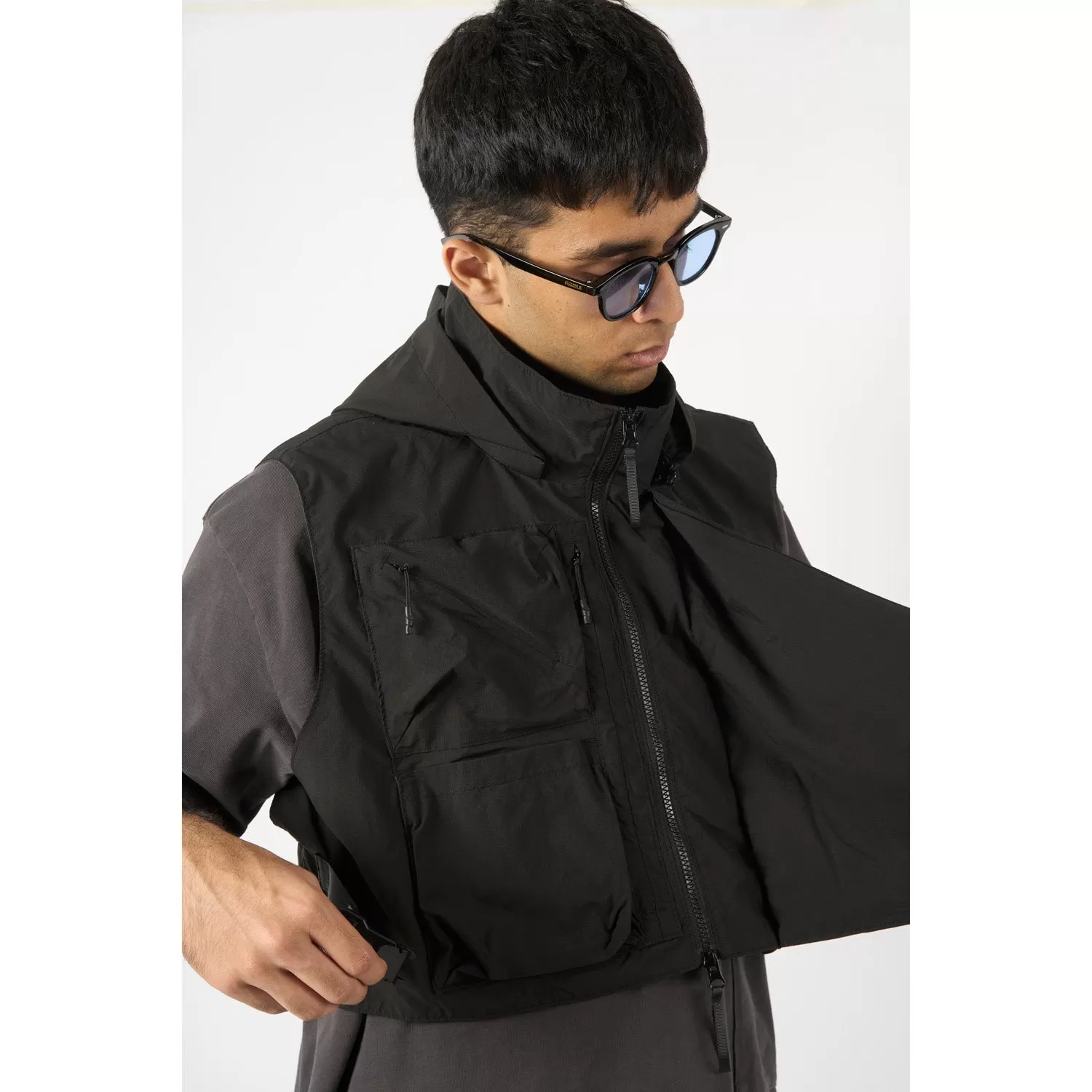 LAKH Flip Snap Pocket Vest Black