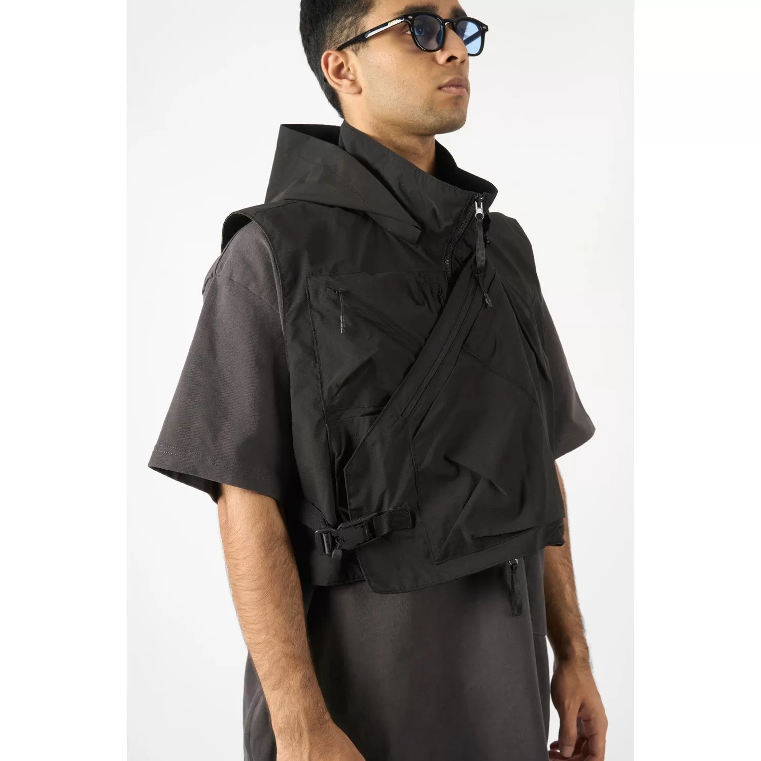 LAKH Flip Snap Pocket Vest Black