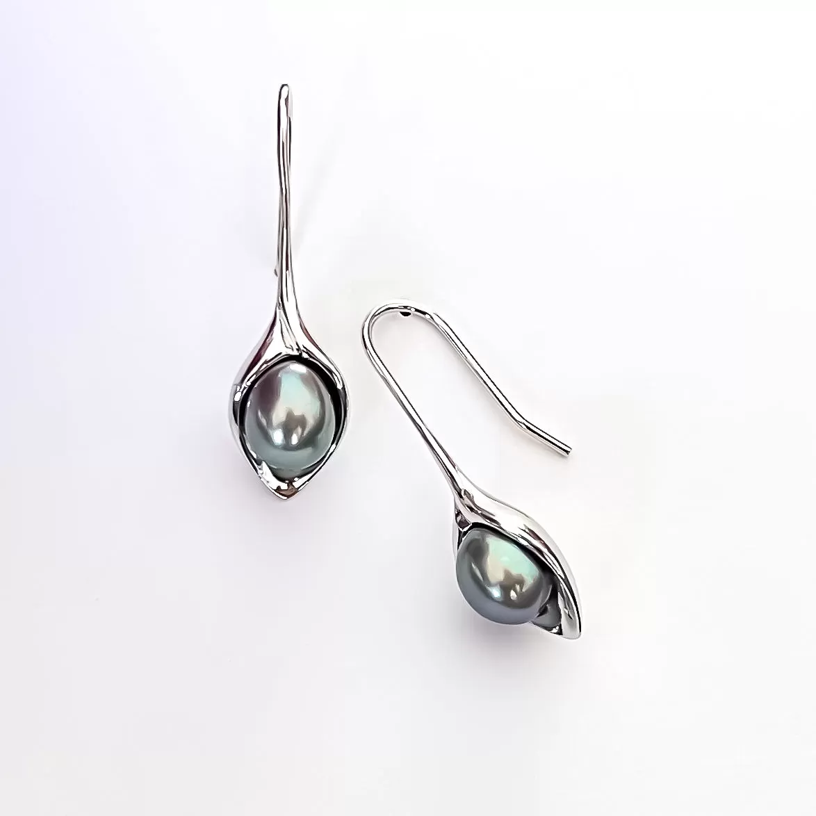 Lily Freshwater Pearl Earrings