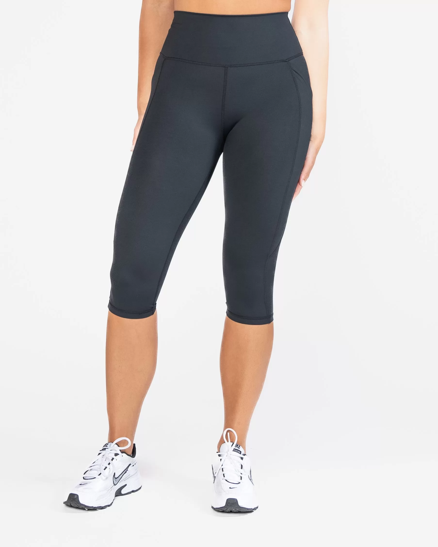 Lux Pace Capri (19 in.) - Black