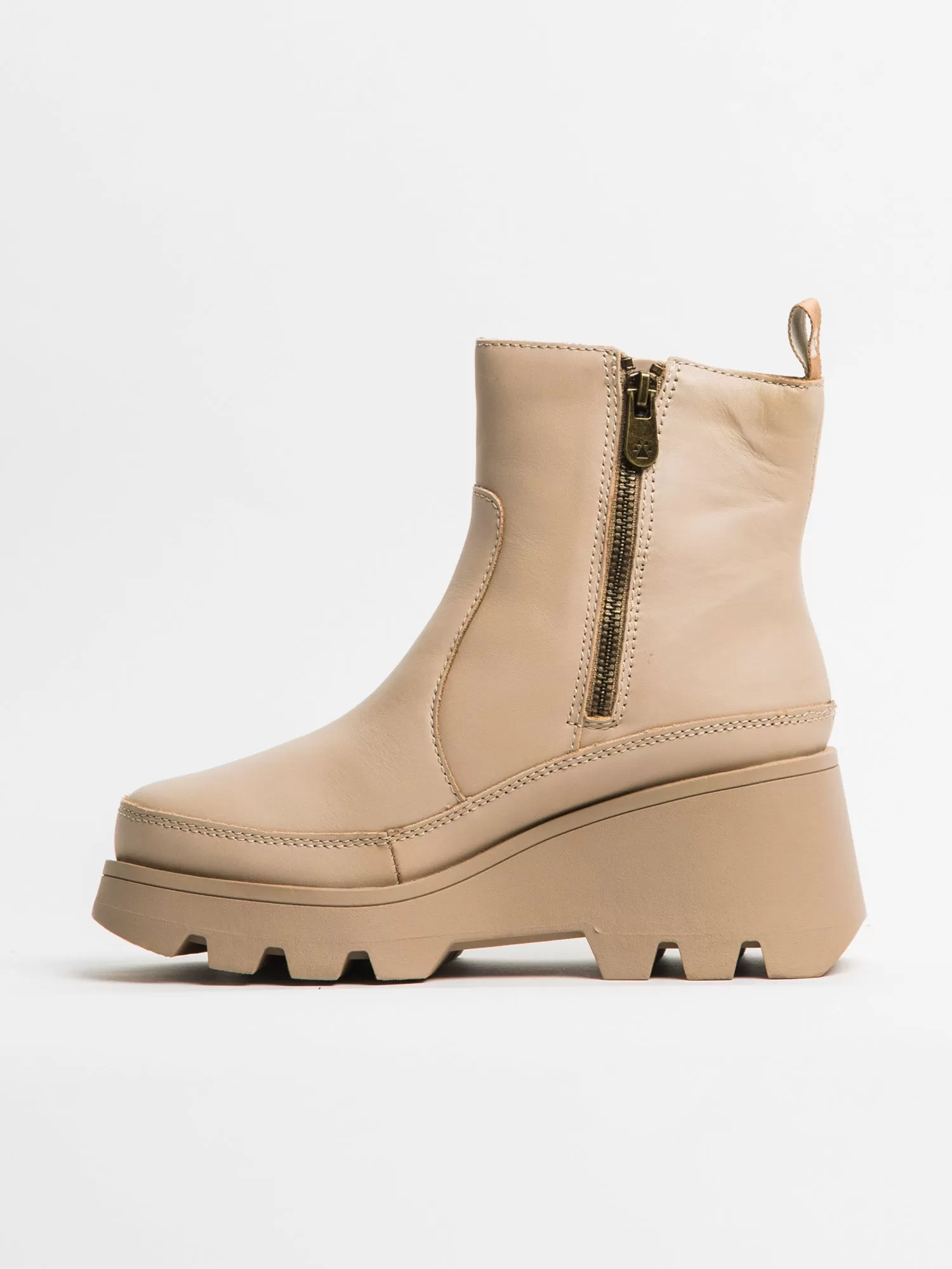 WOMENS COUGAR VILLA BOOT